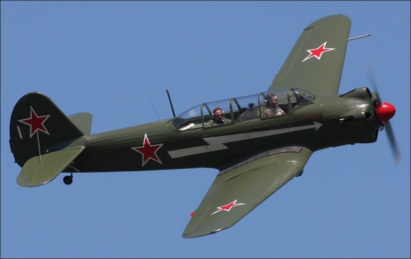 14.YAk-18-v-polete..jpg