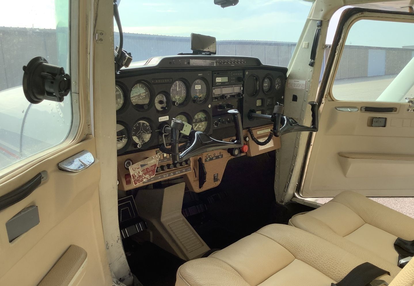 c150j cockpit1.jpg