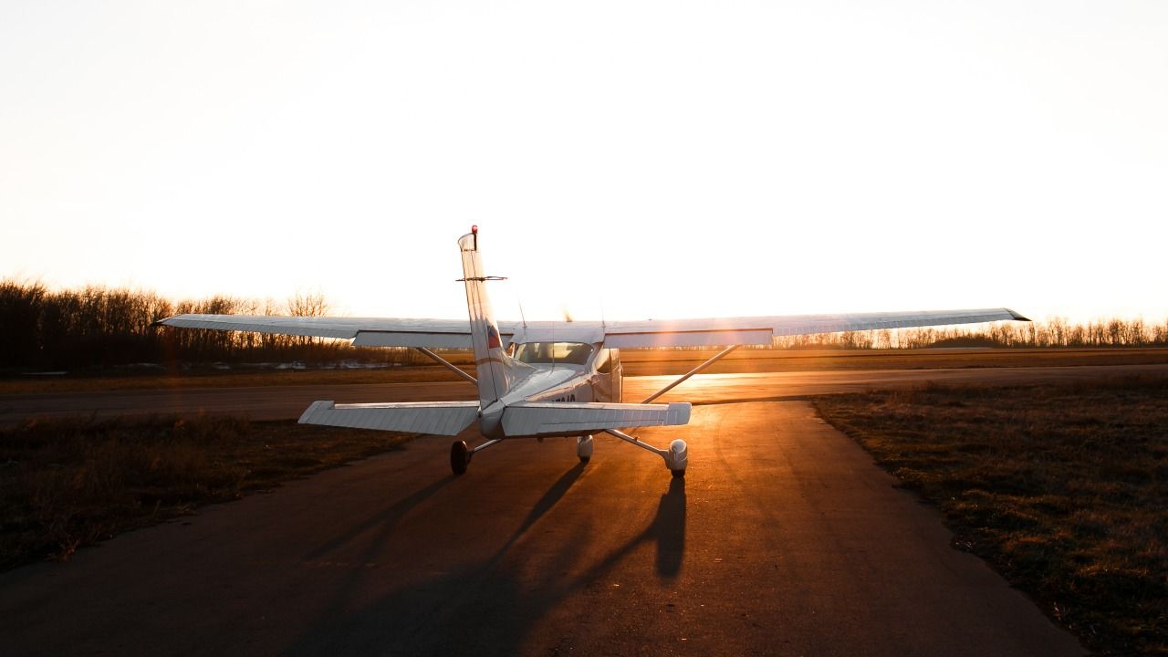 cessna 182.JPG