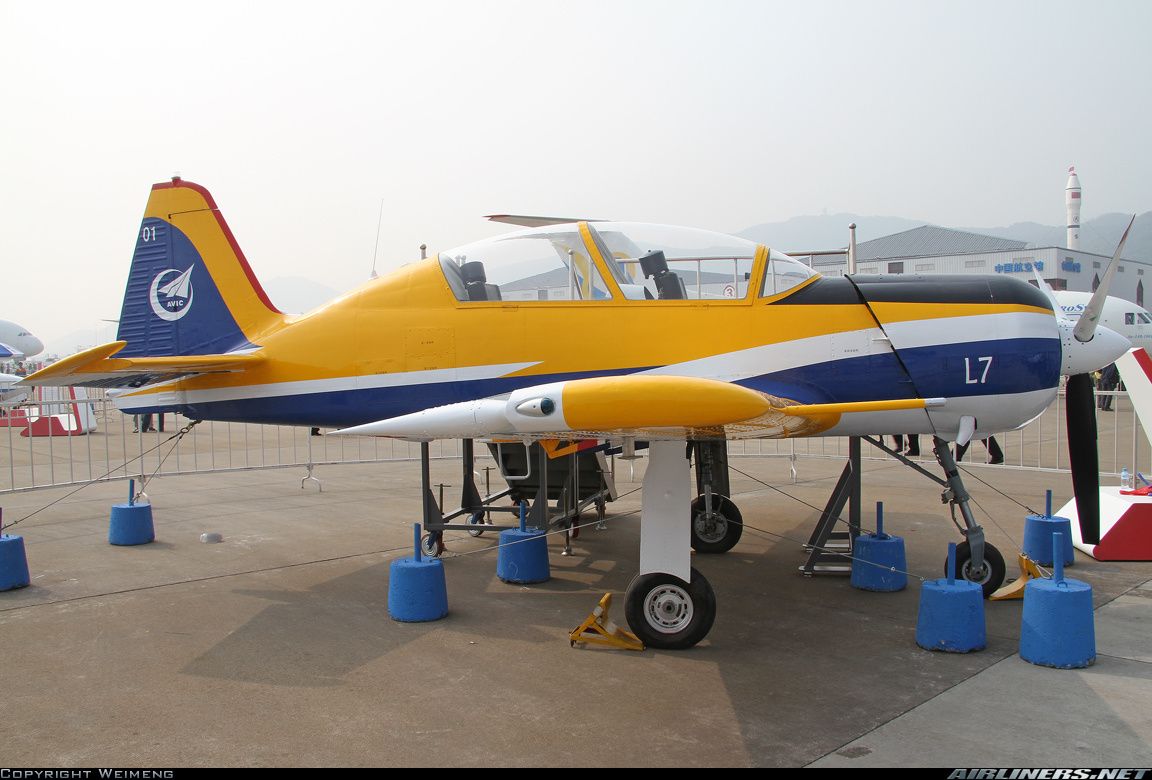 Hongdu L-7_01.jpg