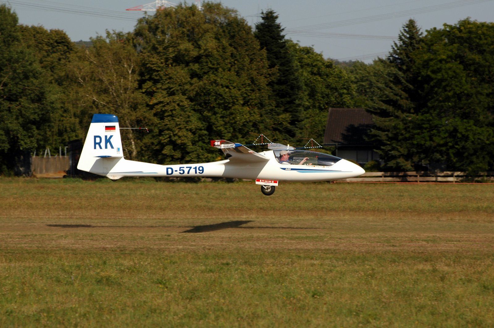 Walldorf_-_SZD-59_Acro_D-5719_2015-08-30_17-15-40.JPG