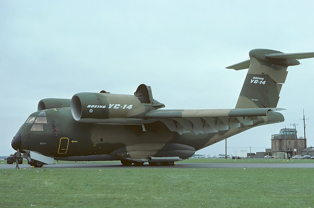 Boeing_YC-14A%2C_USA_-_Air_Force_AN1522807.jpg