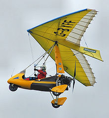 220px-Pegasus_quantum_15-912_microlight_g-byff_kemble_arp.jpg