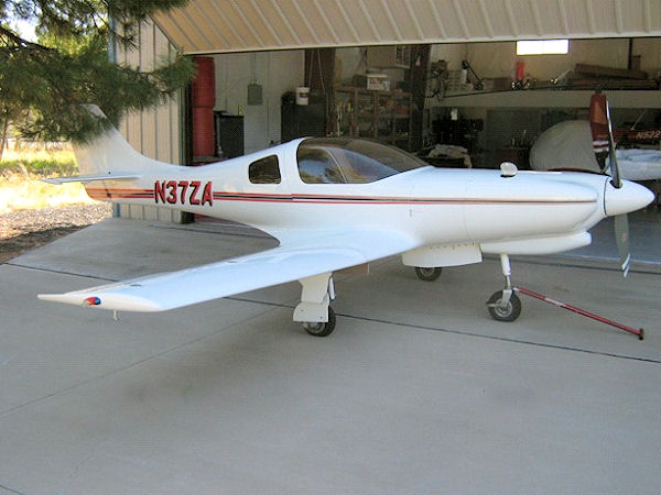 theodor_mulder_-_lancair_320_-_n372a.jpg