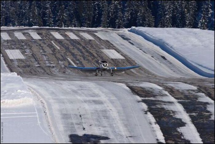 courchevel_airport_01.jpg