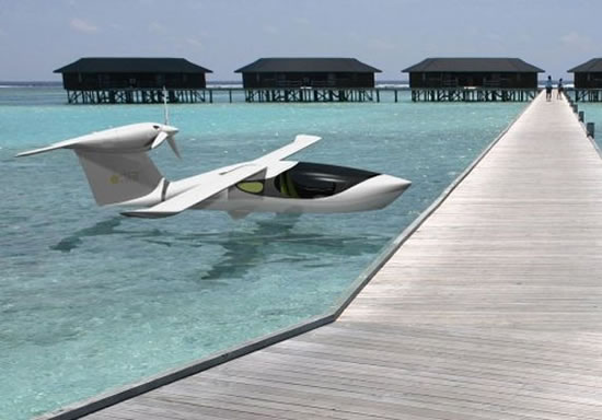 Lisa-Akoya-Amphibious-Sports-Plane.jpg