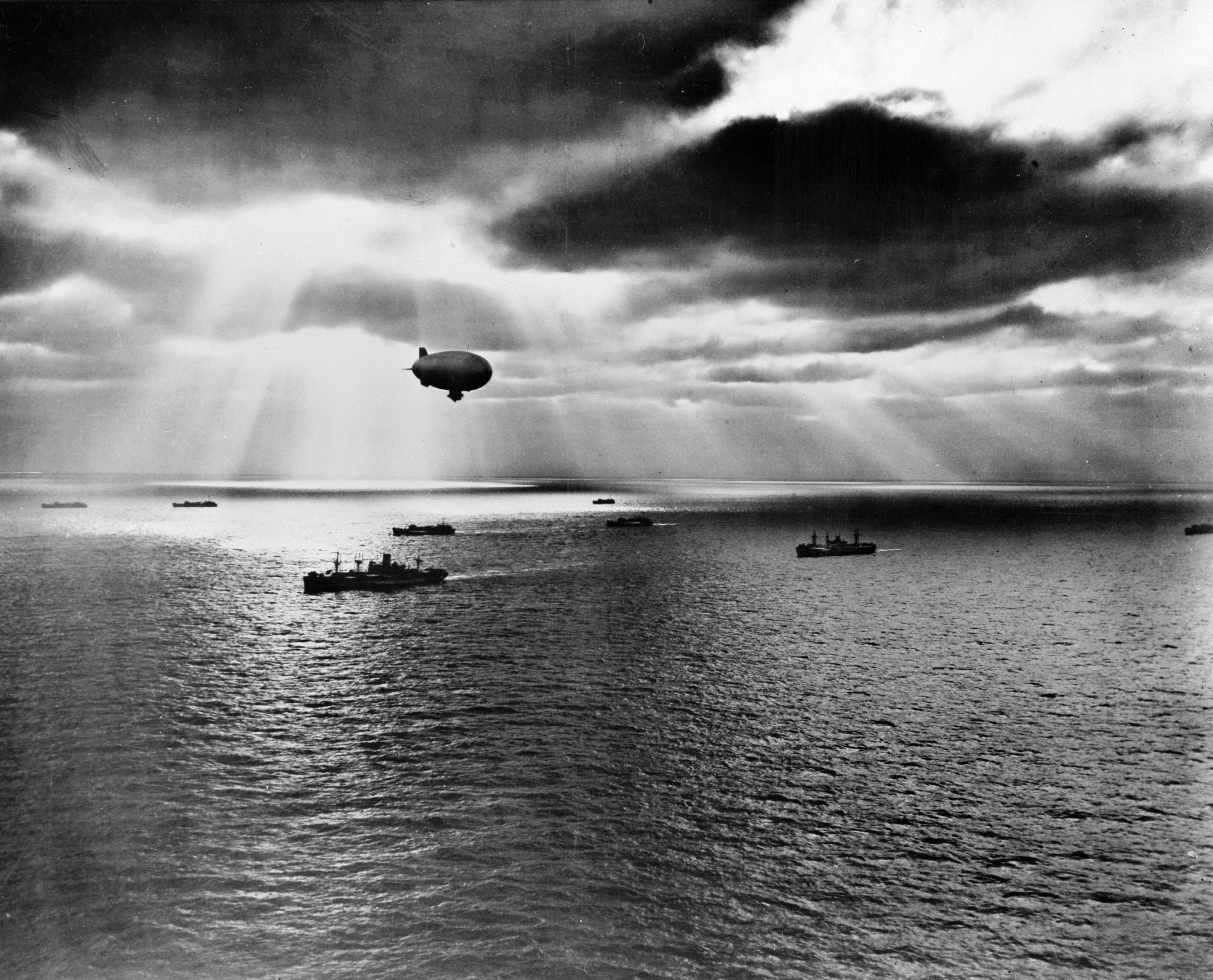 USN_blimp_over_Atlantic_convoy_June-1943.jpg