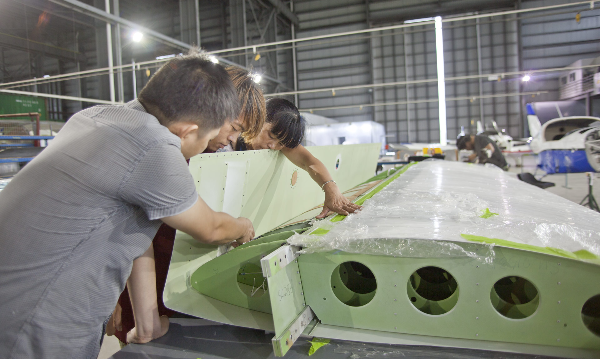 ifly_triton-china-factory_wing.jpg