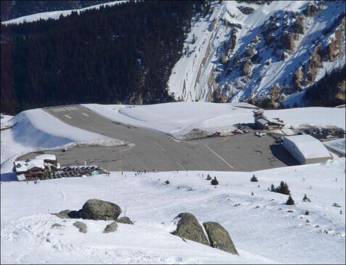 courchevel_airport_03.jpg